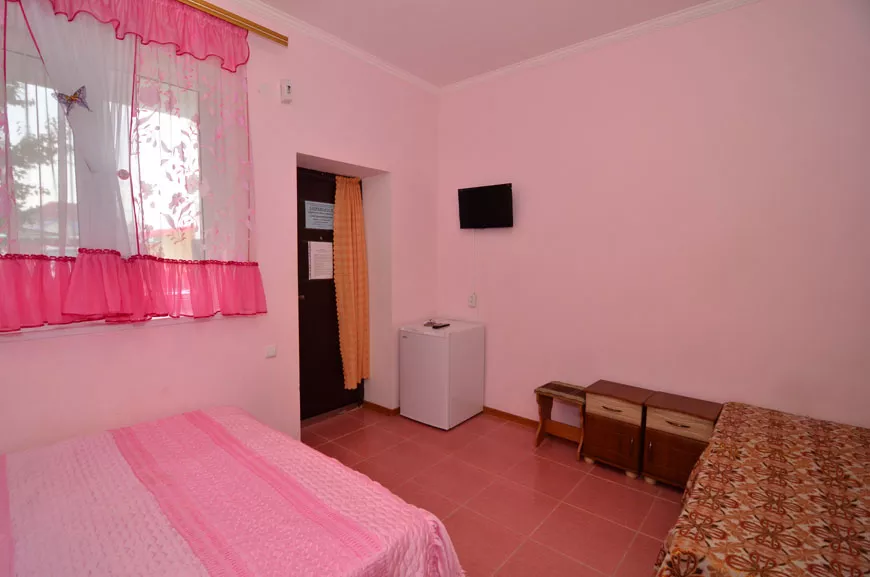 4-местный номер «Розовая мечта». Гостевой дом Гостевой дом «Радуга». Саки 4-местный номер «Розовая мечта». Гостевой дом Гостевой дом «Радуга». Саки