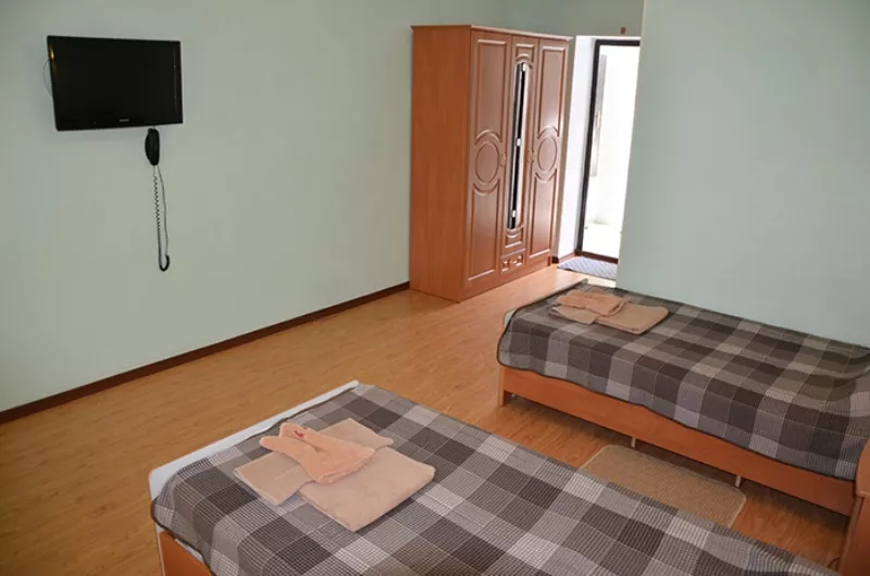 Стандарт 2-х местный. Гостиница "На Эскадронной". Евпатория Стандарт 2-х местный. Гостиница "На Эскадронной". Евпатория