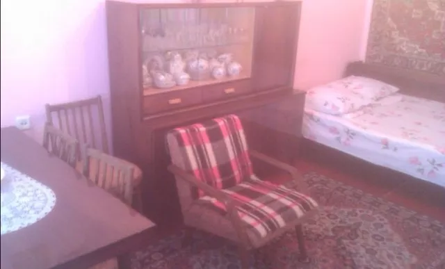 Двухкомнатная квартира. Квартира в многоквартирном доме Двухкомнатная квартира в Лазаревском. Лазаревское