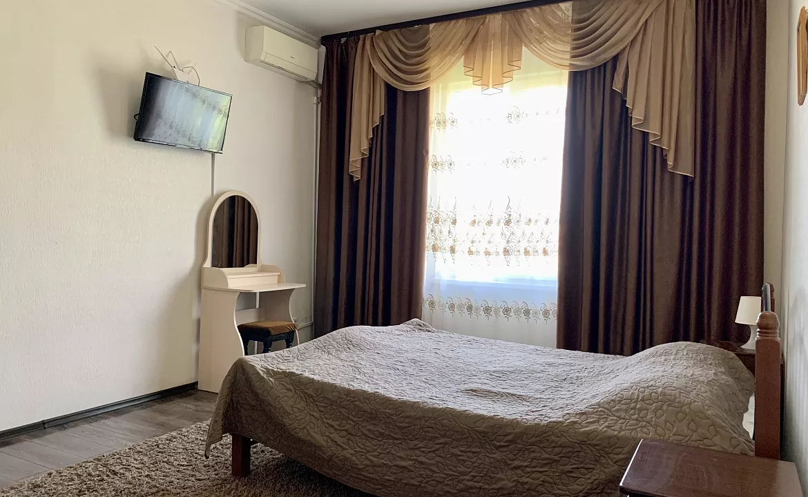 4-ех местный  ЛЮКС. Гостевой дом Калина. Гагра