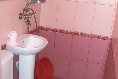 Номер 2-х местный «Розовый». Гостевой дом «Виктория» - Заозерное. Заозерное Номер 2-х местный «Розовый». Гостевой дом «Виктория» - Заозерное. Заозерное