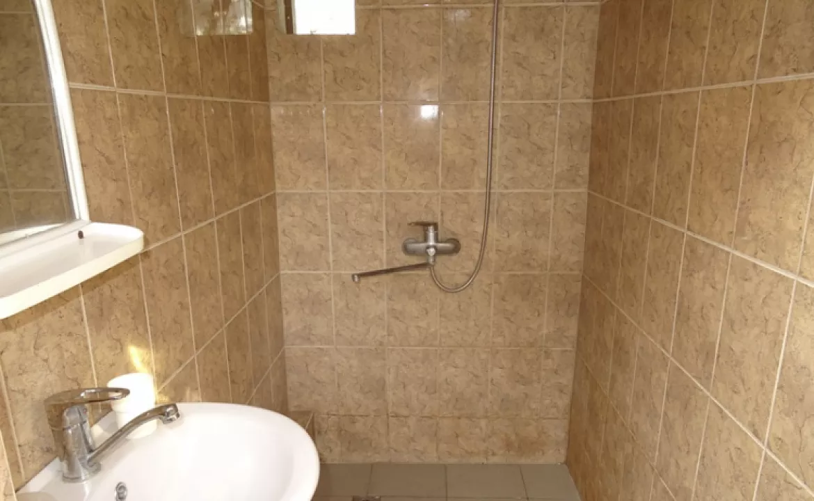 Трёхместный . Частный сектор Гостевой дом «Соломон». Сухум