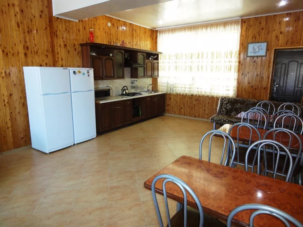 . Частный сектор "У Генриха". Лоо . Частный сектор "У Генриха". Лоо