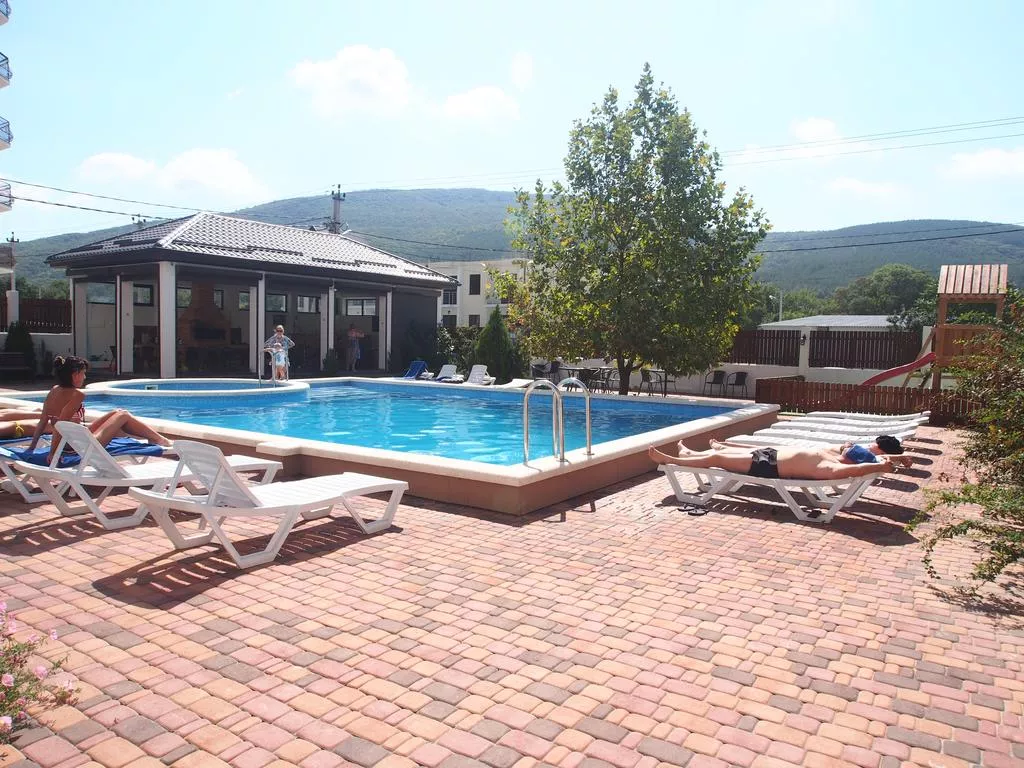 . Отель "Платан". Кабардинка