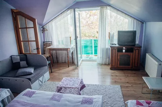 №5 Стандартный 4х местный номер с общей ванной комнатой. Гостевой дом "У ВЫСОЦКОЙ". Керчь №5 Стандартный 4х местный номер с общей ванной комнатой. Гостевой дом "У ВЫСОЦКОЙ". Керчь