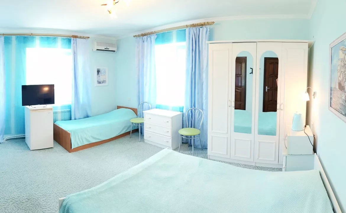 3-МЕСТНЫЙ КОМФОРТ №2. Гостевой дом "МоревдоМ". Коктебель