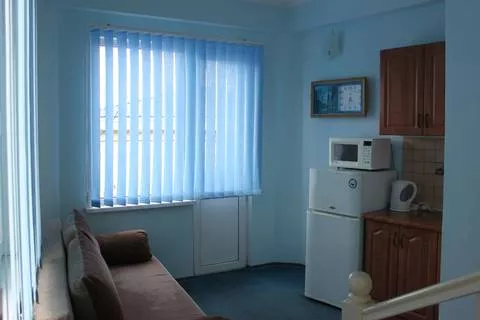 4-местный номер, с балконом. Гостиница «АнНи». Гаспра