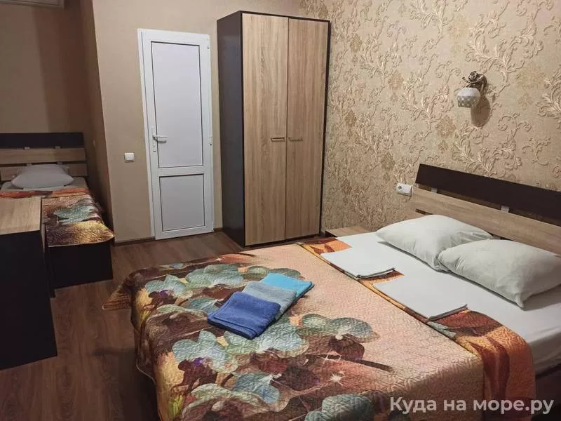 Стандарт 3-х местный номер + 1 доп. место. Гостевой дом Чайка. Архипо-Осиповка