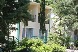 Эко-отель «АЛЫЕ ПАРУСА» Эко-отель «АЛЫЕ ПАРУСА»