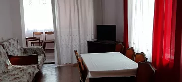 Квартира в многоквартирном доме 3-х комнатная квартира со всеми удобствами в Новом Афоне 