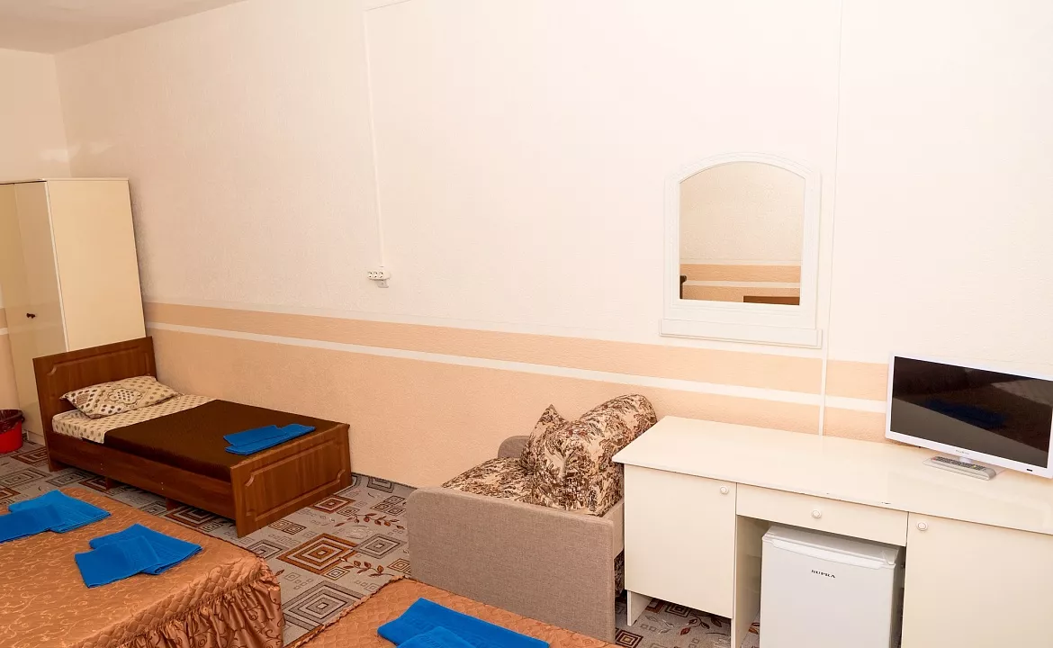 Пятиместный номер класса стандарт со всеми удобствами. Гостевой дом "Ника" - Анапа. Анапа Пятиместный номер класса стандарт со всеми удобствами. Гостевой дом "Ника" - Анапа. Анапа