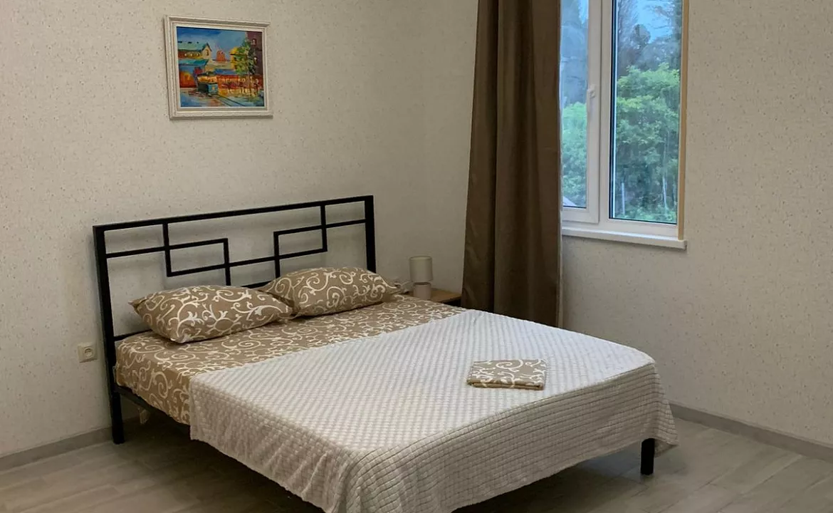 Апартаменты с кухней на два номера. Гостевой дом ЭЙВА. Пицунда