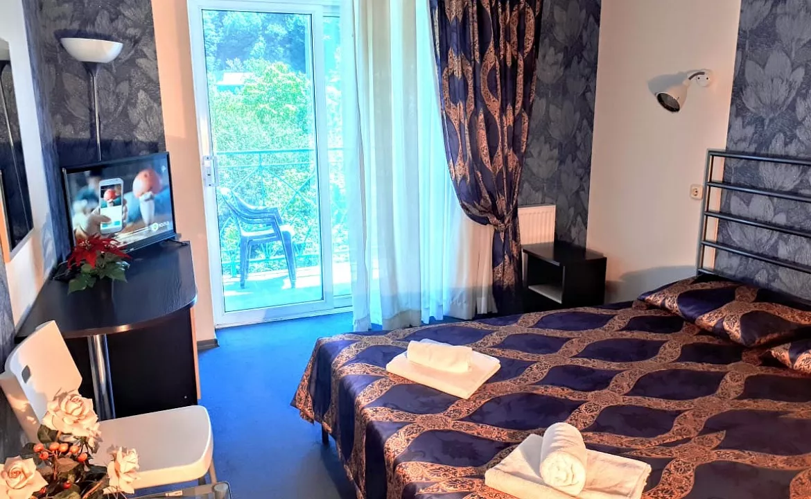 Стандартный 2-х местный . Гостиница "Парадиз". Ольгинка