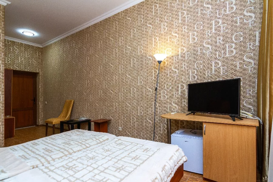 Стандарт трехместный. Гостиничный комплекс "Анжелика-Альбатрос". Лоо