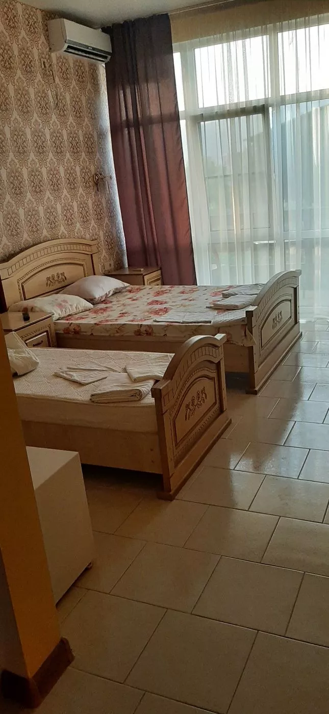 . «Роберт и Оксана». Пицунда