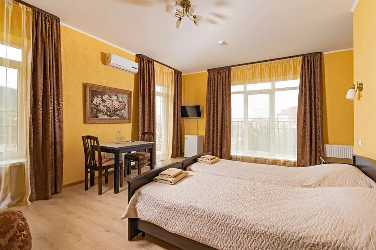 Семейный с балконом. Гостевой дом АНИКСИ. Кабардинка