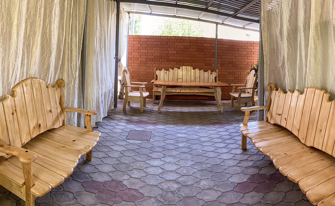 Двухкомнатный номер со своей кухней. Гостевой дом 7Я. Голубицкая