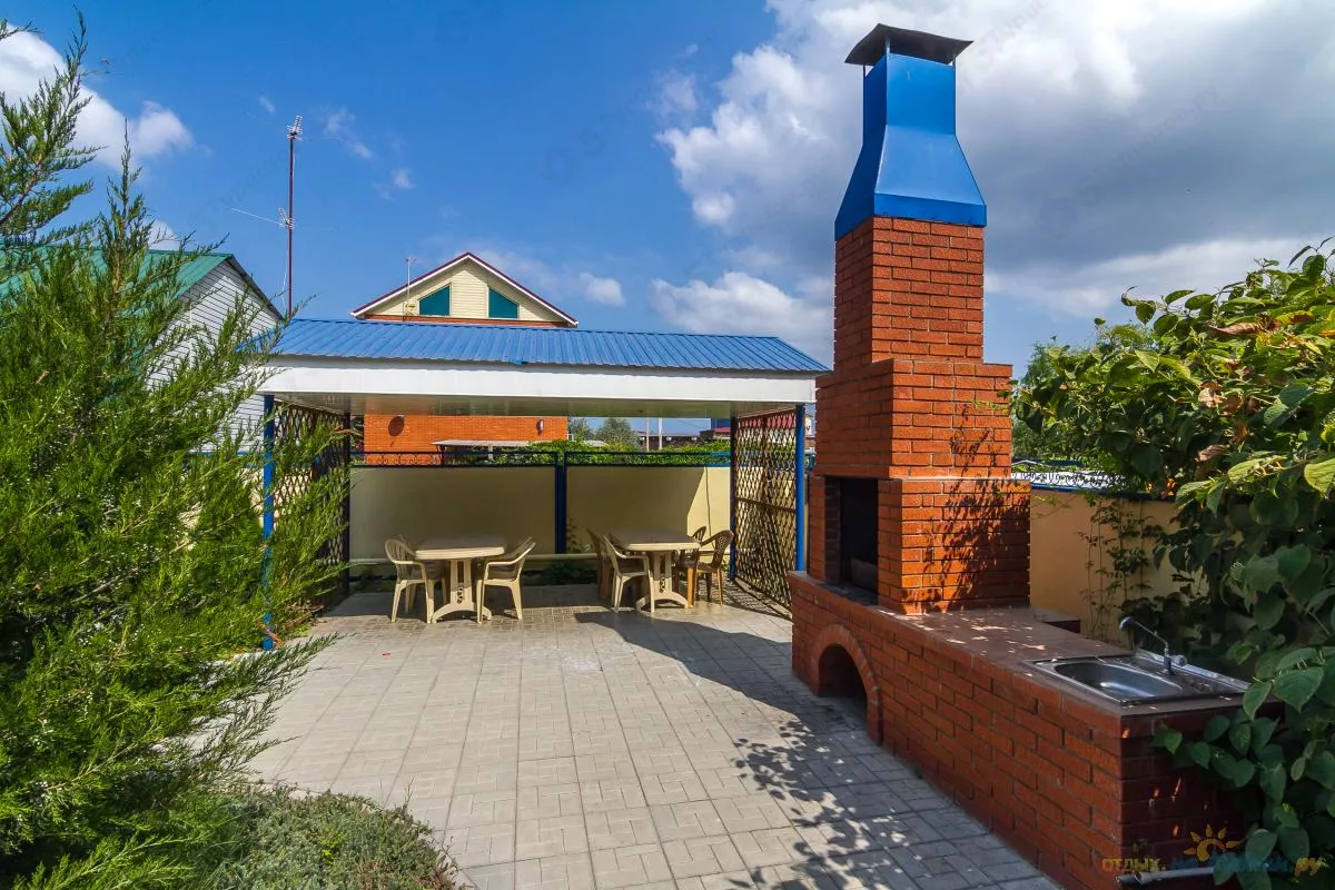 . Гостевой дом "Дельфин" - Голубицкая. Голубицкая