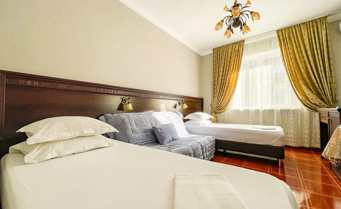 Стандарт 4-х местный (без балкона). Anzhelina Family Hotel. Витязево