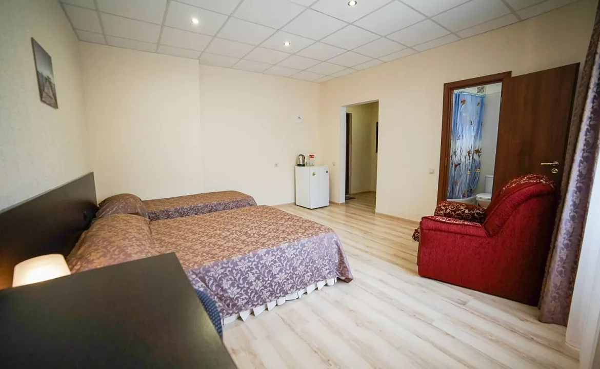 Стандарт 3-местный. Отель Робинзон. Анапа