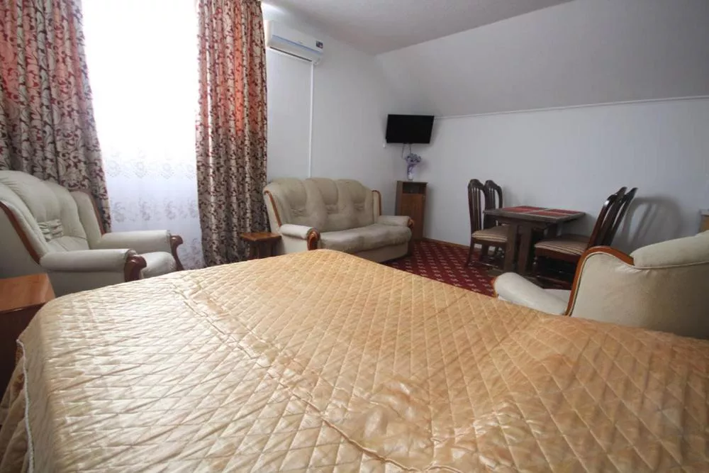 4-х ЛЮКС с кухней. Гостевой дом КАРАВЕЛЛА. Лазаревское