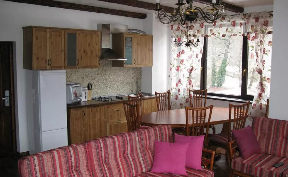 Апартаменты с тремя спальнями. Гостевой дом "Дон Шале". Красная Поляна