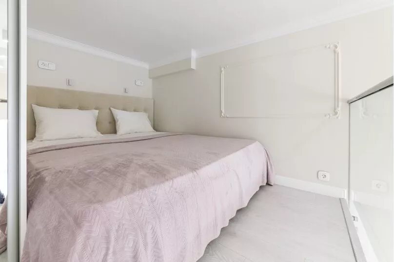 Двухуровневые апартаменты. Квартира в многоквартирном доме Апартаменты ЖК «Красная площадь». Сочи