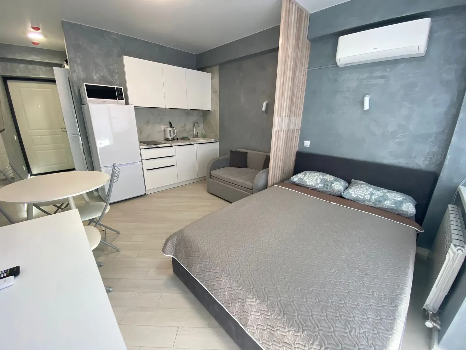 . Квартира в многоквартирном доме Студия с панорамными окнами на первой береговой линии. Дагомыс