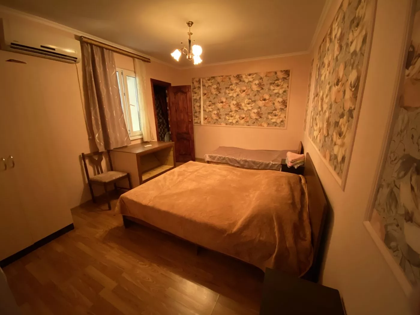 . Гостевой дом "Несник" . Гагра