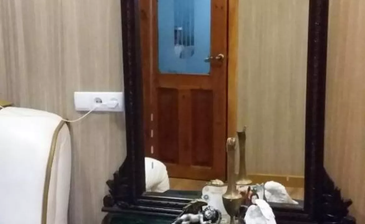 Квартира под ключ. Квартира в многоквартирном доме Трёхкомнатная квартира. Сухум