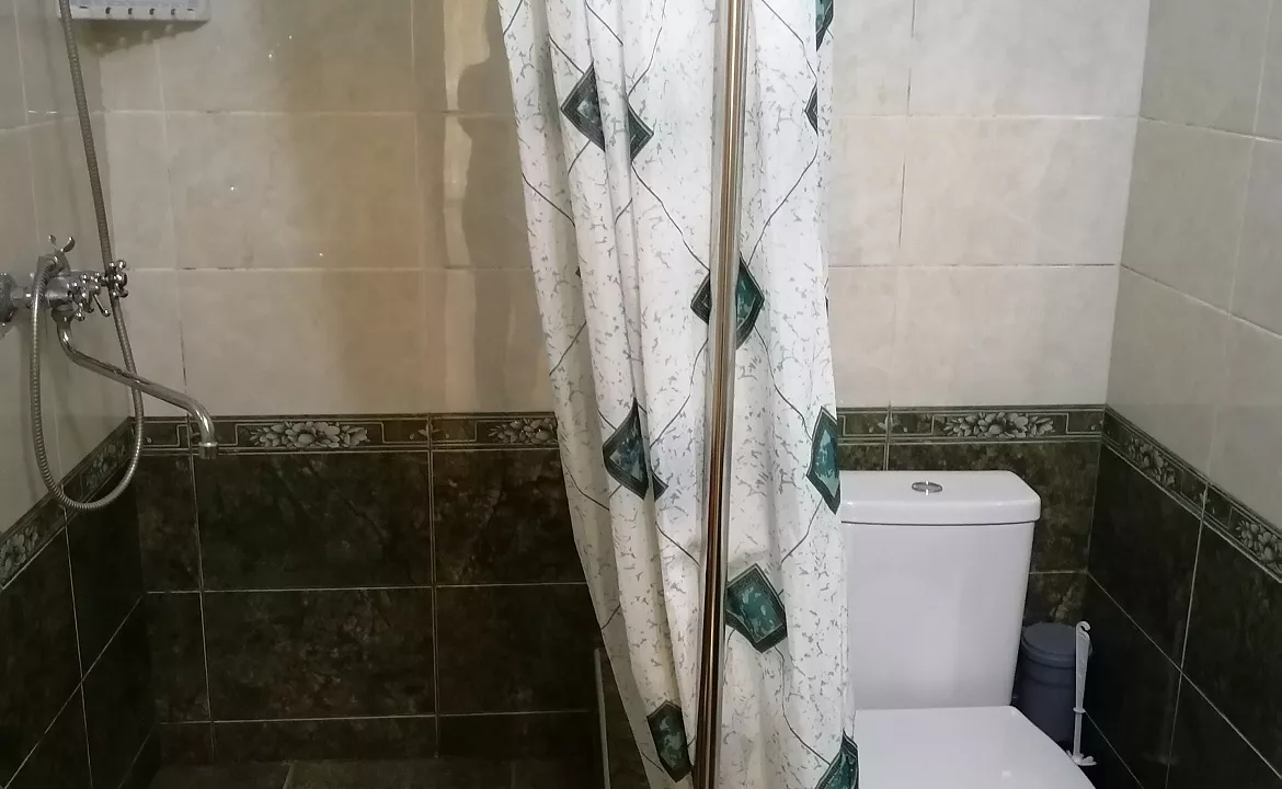 Четырёхместный номер на 2-м этаже. Гостевой дом "РОМАНТИКА". Лазаревское