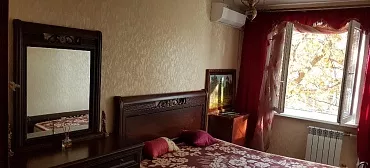 Квартира в многоквартирном доме Посуточно 3-комн квартира в Крыму г. Алуште