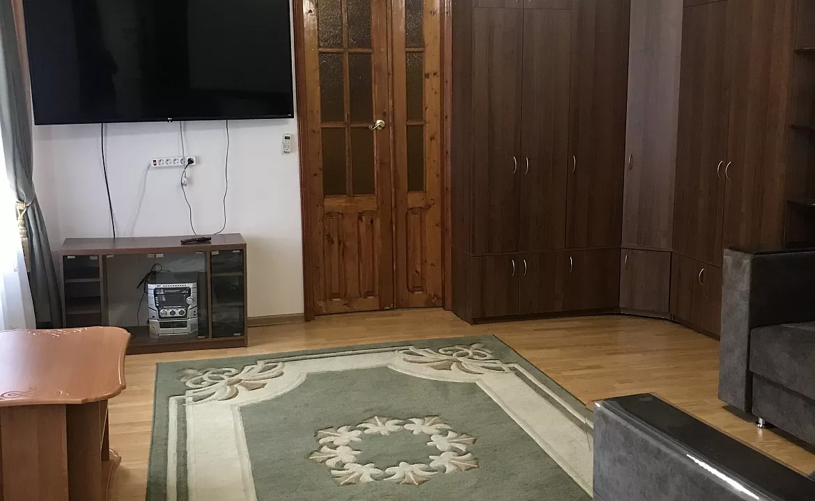 Апартаменты . Гостевой дом Алмаз . Ейск