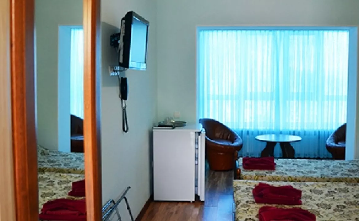 Стандарт 3-х местный. Гостиница "На Эскадронной". Евпатория Стандарт 3-х местный. Гостиница "На Эскадронной". Евпатория