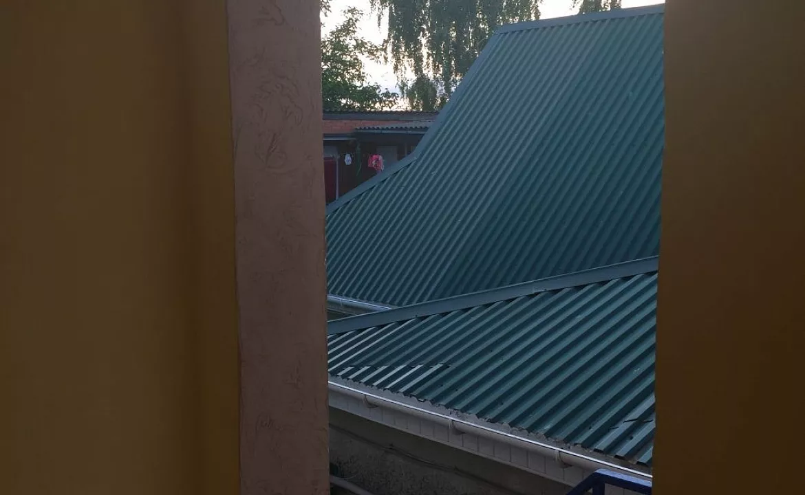 Трехместный «Эконом» 2 этаж. Гостевой дом на Комарова 17. Витязево