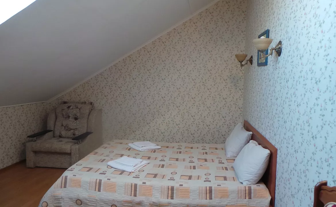 2-местный мансард 3 этаж. Отель «Гавань». Ейск