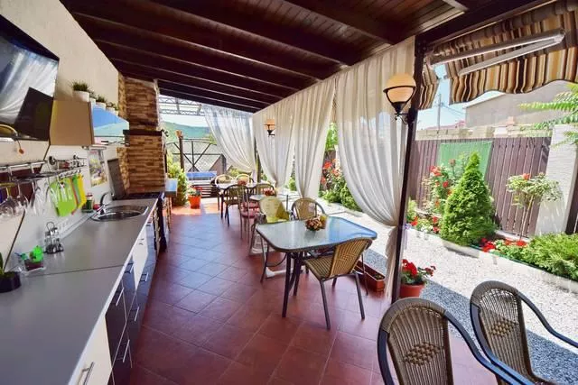 . Гостевой дом «Прага». Кабардинка