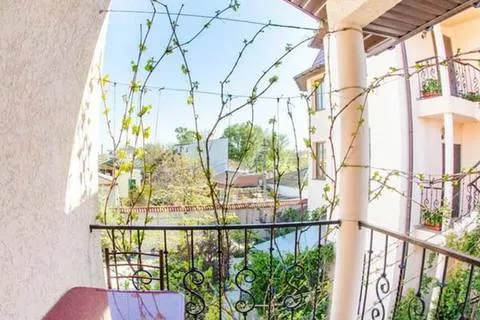 4-х местный «Люкс» (2 этаж, корпус Б). Гостевой дом «Уют на Демышева». Евпатория