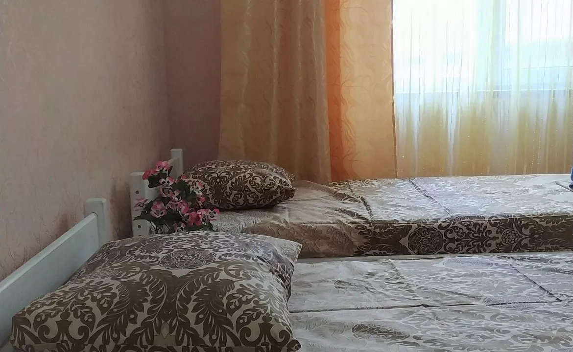 4-местный 2-комнатный номер Стандарт с балконом. Гостиница Лагуна. Крым - частный сектор