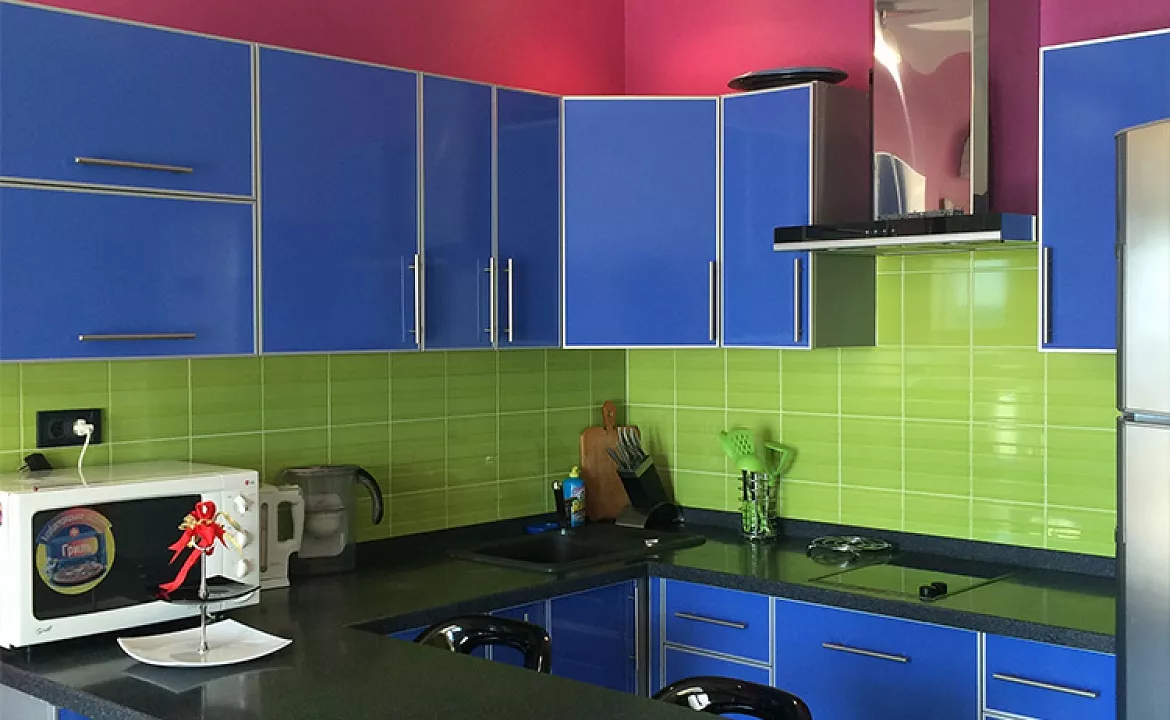 Семейный Люкс на первой линии. Квартира в многоквартирном доме Аппартаменты «Премьера». Чайка