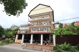 Гостевой дом "Южный" у Гарика Гостевой дом "Южный" у Гарика