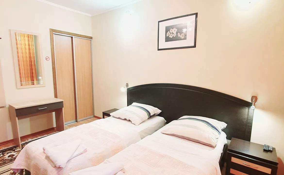 Двухкомнатный четырехместный с балконом и кухней. Гостевой дом Родник. Красная Поляна