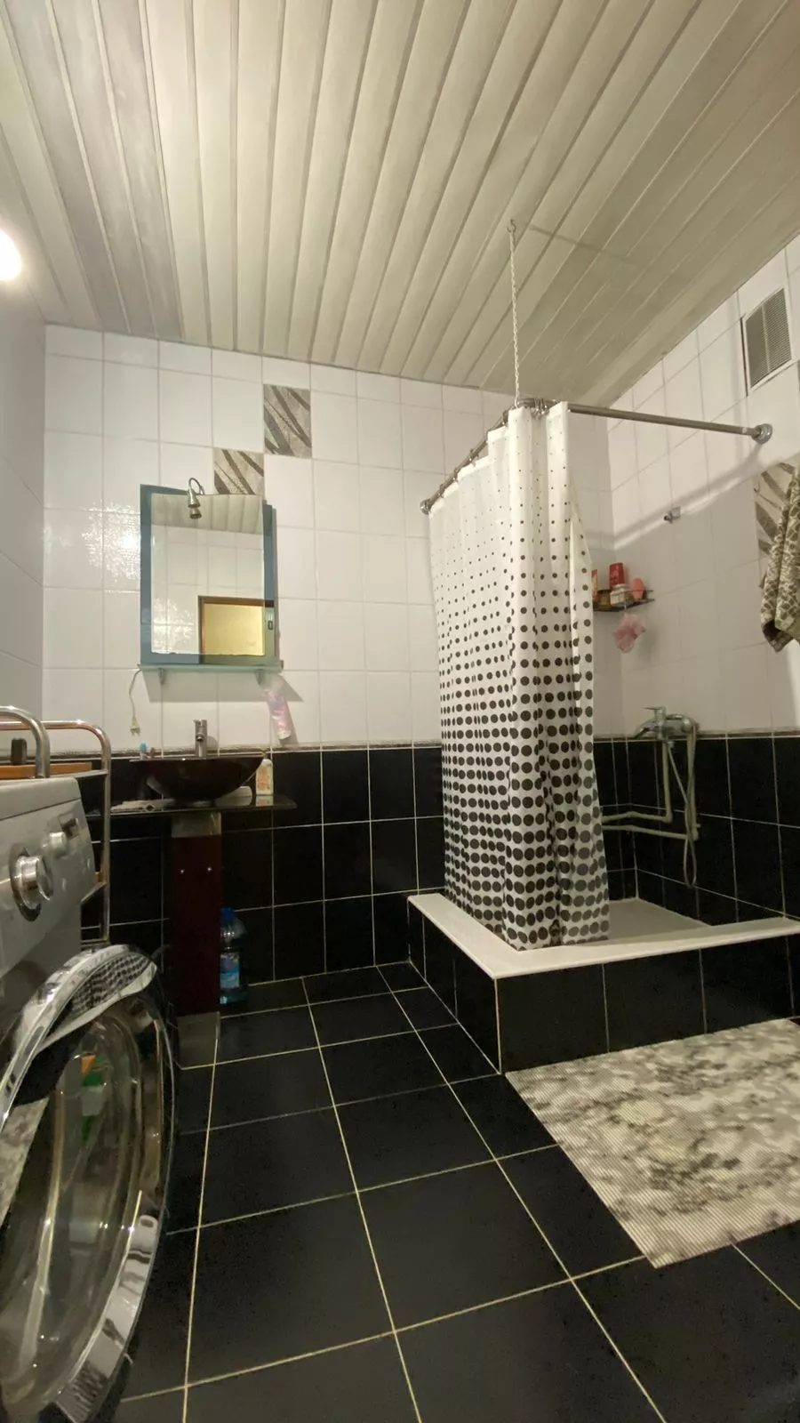 . Двухкомнатная квартира у рынка . Гагра