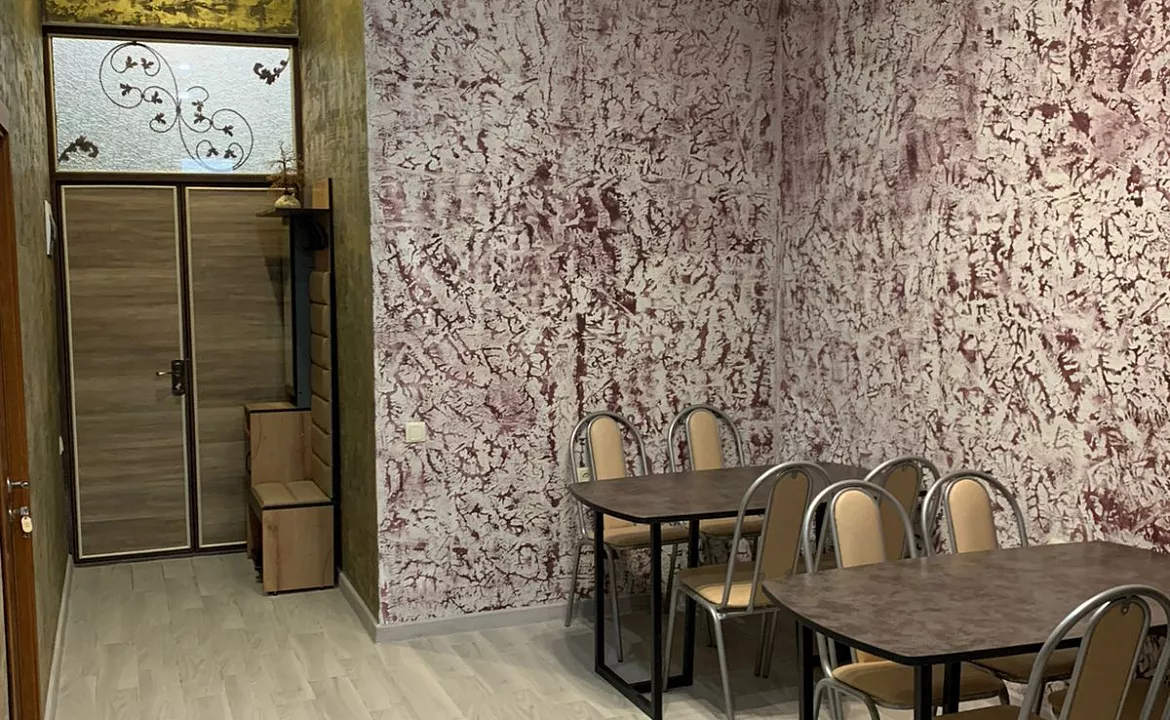 Апартаменты с кухней на два номера. Гостевой дом ЭЙВА. Пицунда