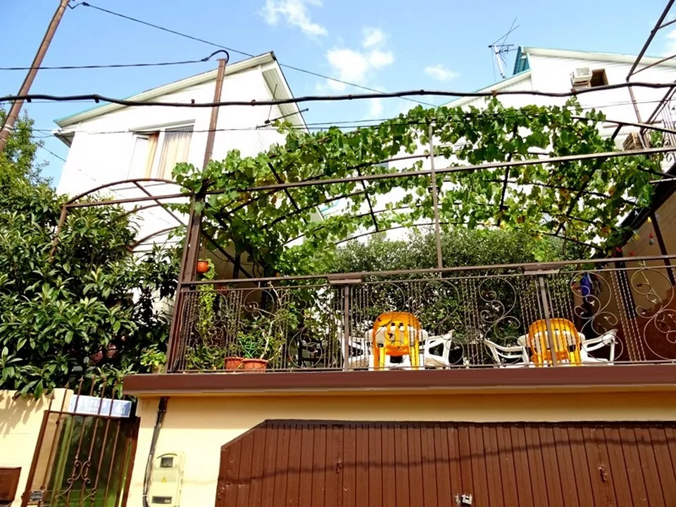 . Частный сектор "У Натальи". Лазаревское