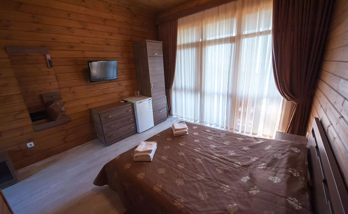 Однокомнатный двухместный номер с видом на море. Гостевой дом "Зеленая бухта". Отдых с детьми