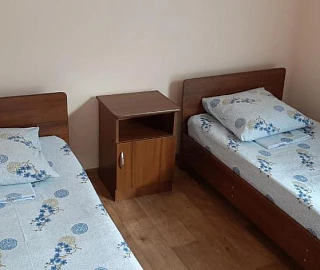 Бюджетный двухместный номер с 2 отдельными кроватями . Гостевой дом "На Изумрудной 45/1" . Бюджетный двухместный номер с 2 отдельными кроватями . Гостевой дом "На Изумрудной 45/1" .