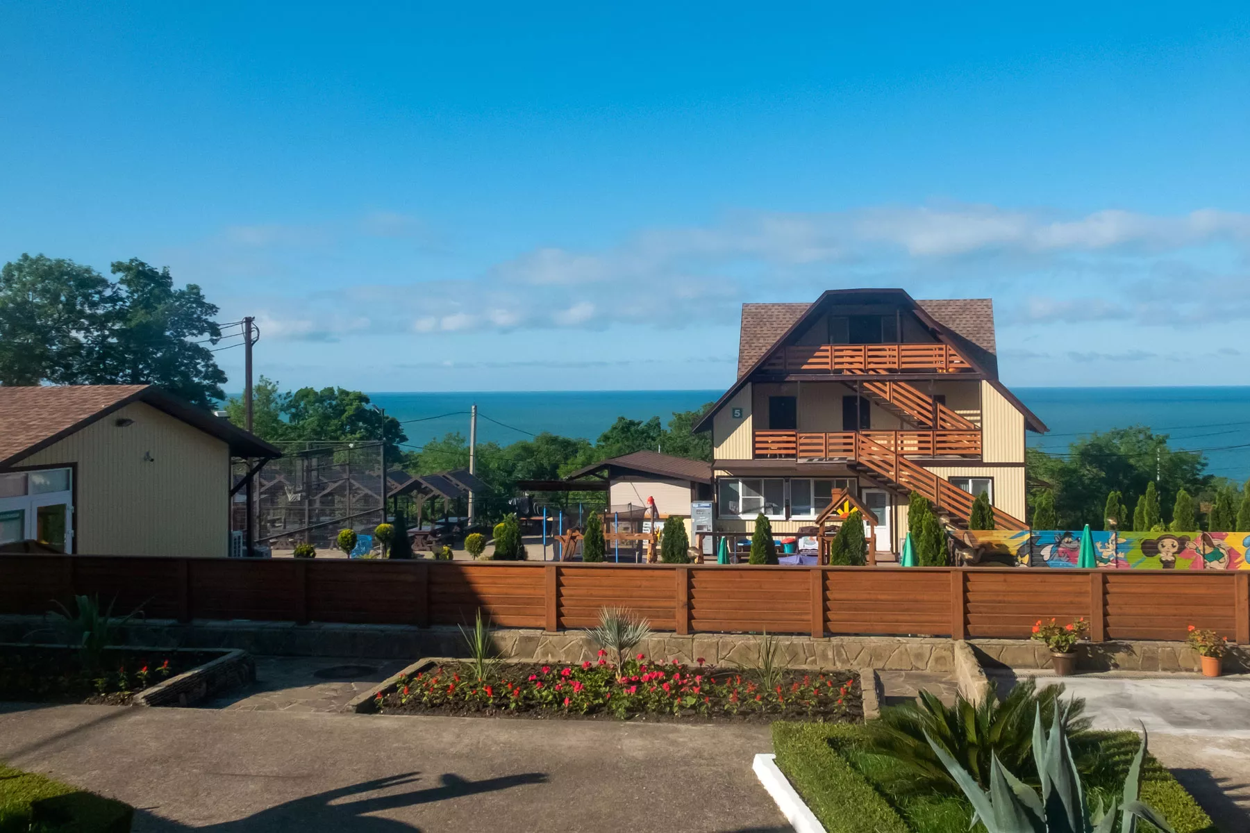 . Гостевой комплекс "Буэнос Диас". Совет-Квадже