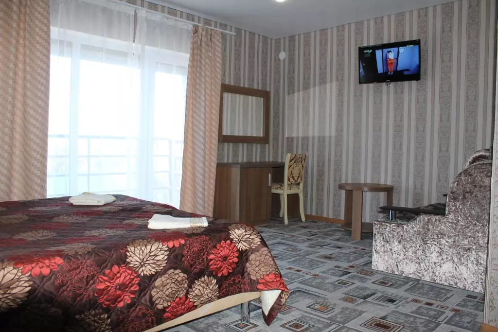 Семейный люкс. Гостиница Приморская. Ейск