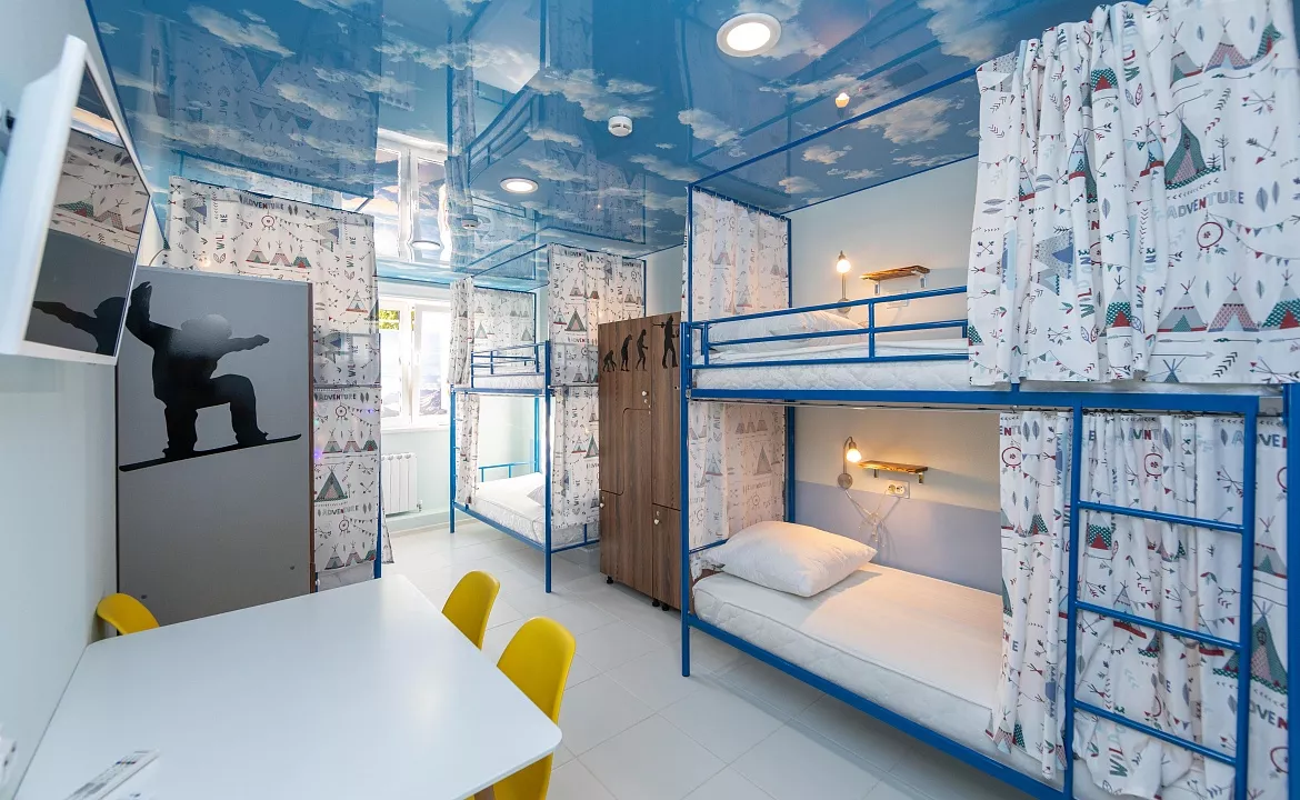 Кровать в общем 6-местном номере для мужчин. Хостел Bamboo Hotel. Адлер